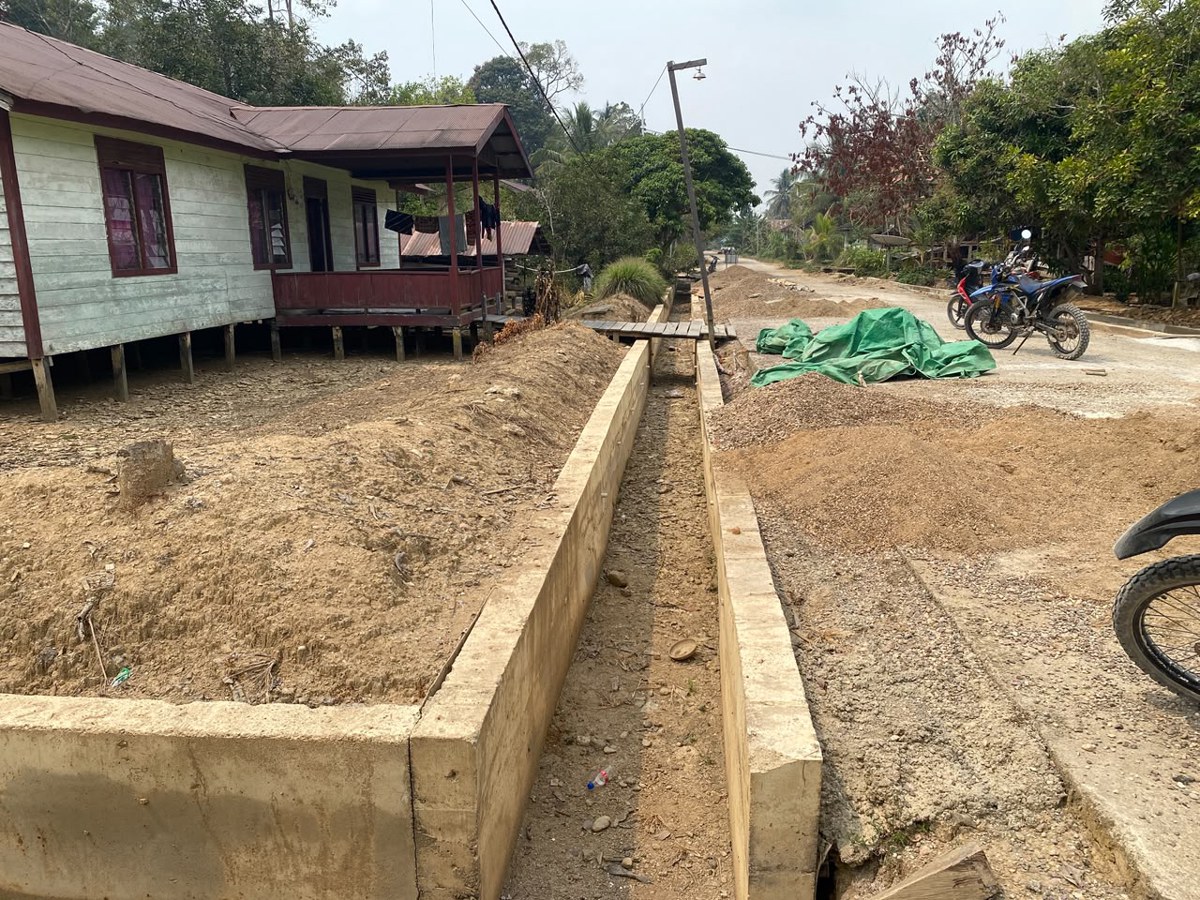 MONITORING PEMBUATAN DRAINASE DI DESA GEMAR BARU