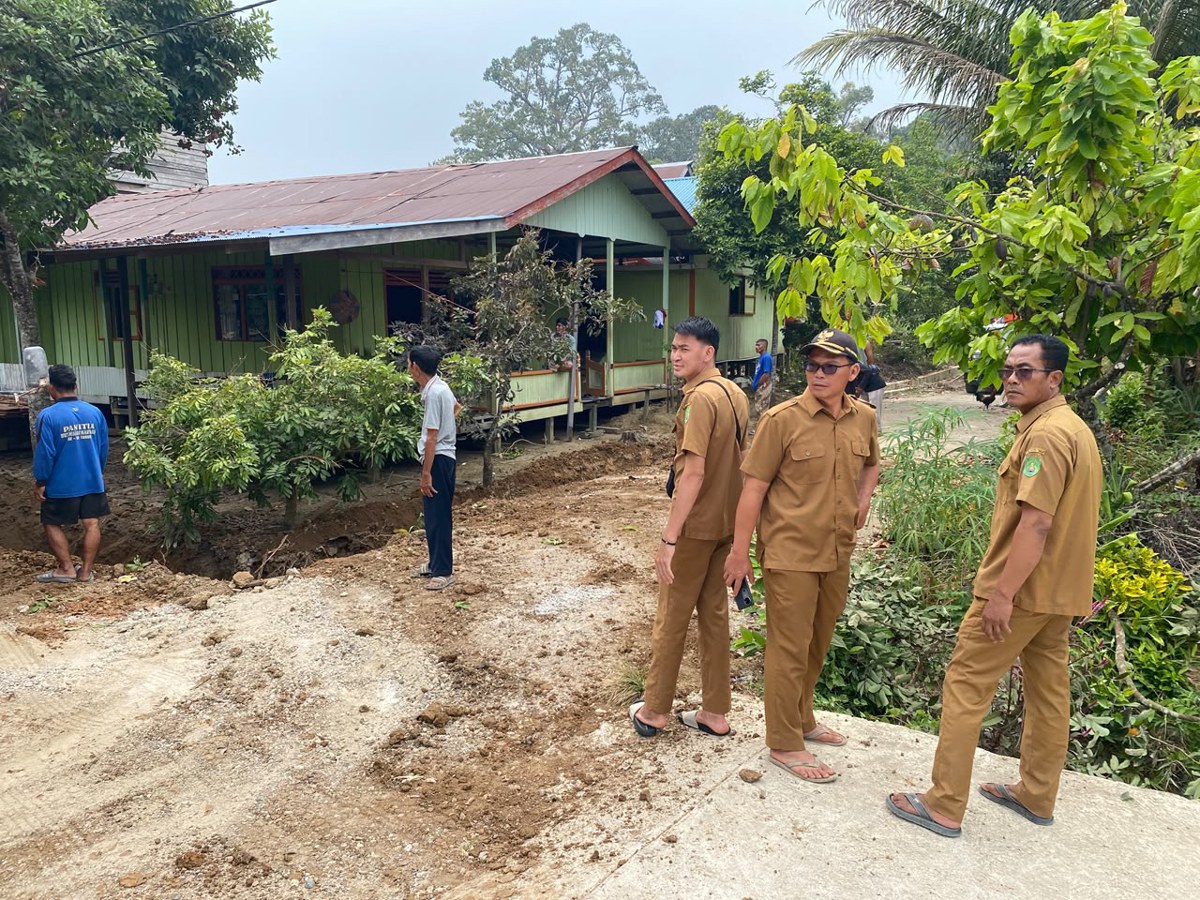 MONITORING PEMBUATAN DRAINASE DI DESA GEMAR BARU